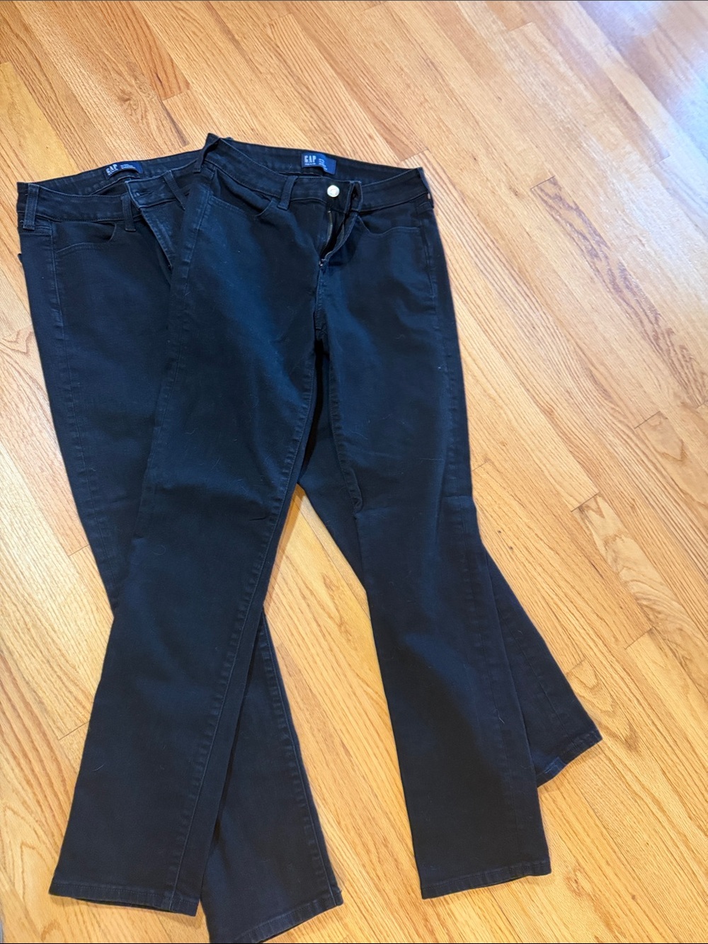GAP Women’s Black Straight Jeans